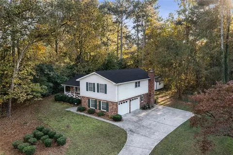 2252 Valley Creek Cir, Snellville, GA 30078