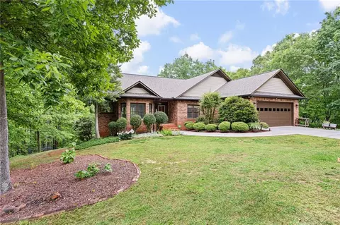 101 Sunset Dr SE, Cartersville, GA 30121