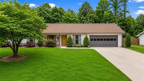 330 Monivea Ln, Roswell, GA 30075