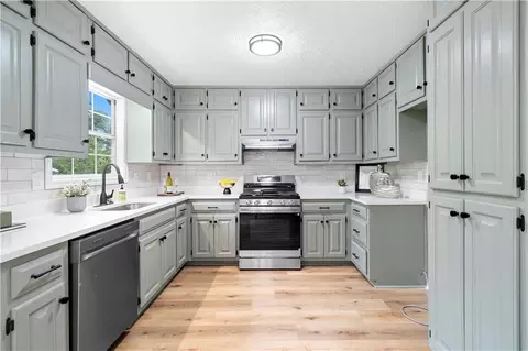 6584 River Glen Dr, Riverdale, GA 30296