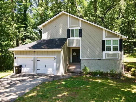 2692 Royal Oak Ct, Acworth, GA 30102