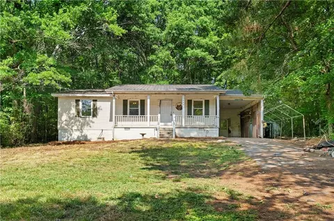 131 Hummingbird Ln SE, Calhoun, GA 30701
