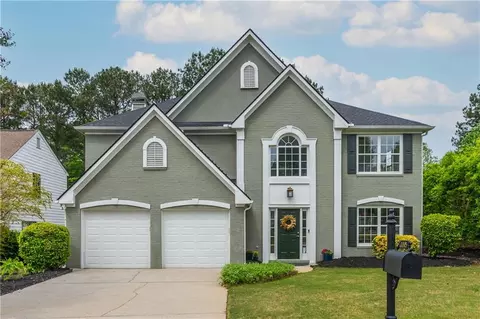 1005 Crabapple Lake Cir, Roswell, GA 30076