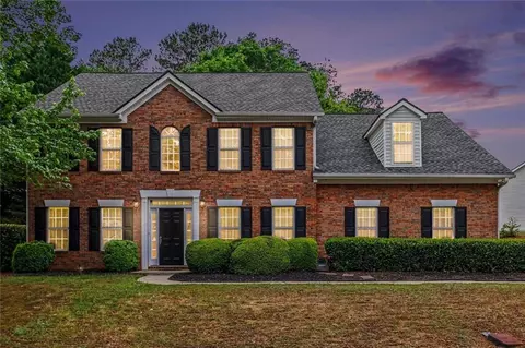 2523 Oak Bluff Dr, Dacula, GA 30019