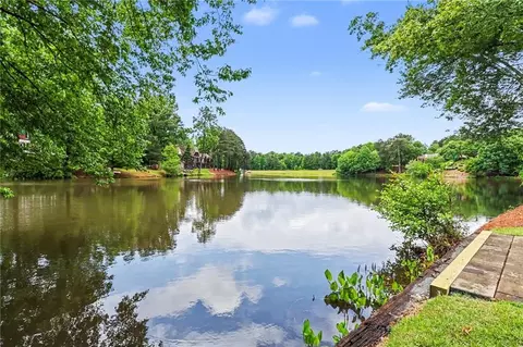 8895 Willowbrae Ln, Roswell, GA 30076
