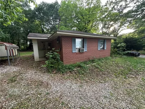 280 Crescent Dr, Gainesville, GA 30501