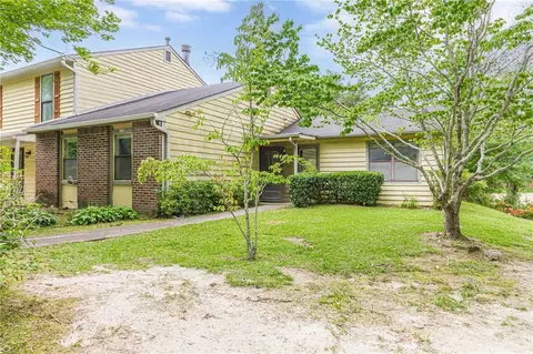 122 Sandalwood Cir, Lawrenceville, GA 30046