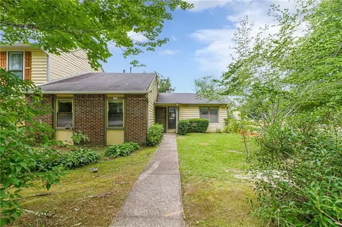 122 Sandalwood Cir, Lawrenceville, GA 30046