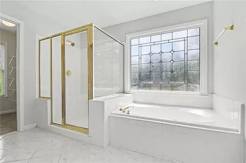 Bath - 3914 Noblin Creek Dr, Duluth, GA 30097 photo 1 of 5