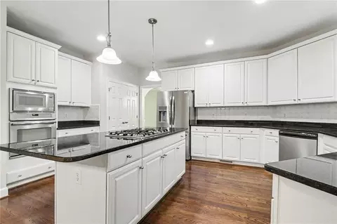 Kitchen - 3914 Noblin Creek Dr, Duluth, GA 30097 photo 2 of 4