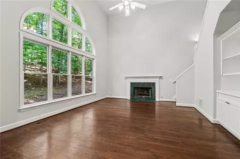 Living - 3914 Noblin Creek Dr, Duluth, GA 30097 photo 5 of 7