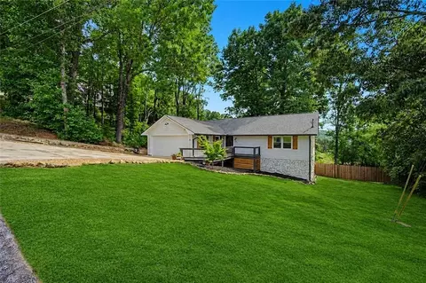 14 College Park Dr SW, Rome, GA 30161