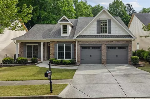 1834 Willoughby Dr, Buford, GA 30519