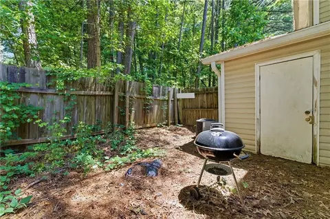 Exterior - 7237 Crestside Dr, Austell, GA 30168 photo 2 of 4