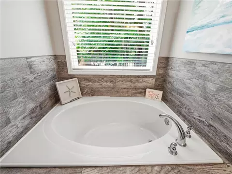 Bath - 4018 Silverstone Dr, Braselton, GA 30517 photo 3 of 6