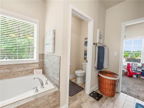 Bath - 4018 Silverstone Dr, Braselton, GA 30517 photo 4 of 6