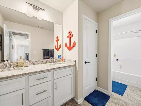 Bath - 4018 Silverstone Dr, Braselton, GA 30517 photo 6 of 6