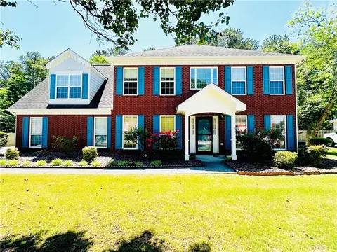 3765 Brushy Wood Dr, Loganville, GA 30052