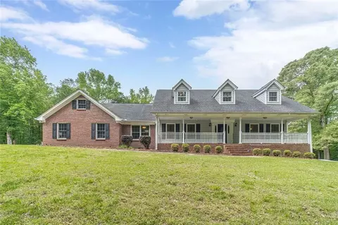 2291 Rabbit Farm Cir, Loganville, GA 30052