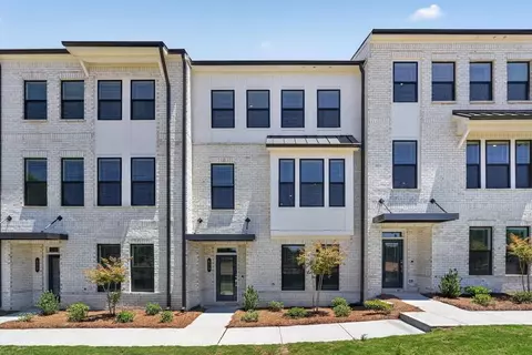 625 Oak Bluff Dr, Cumming, GA 30040
