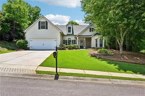 399 Laurel Oaks Ln, Jefferson, GA 30549