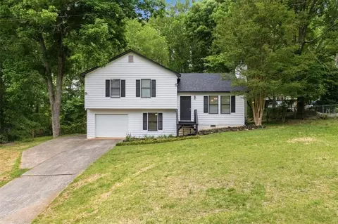 40 Hickory Ln, Dallas, GA 30132
