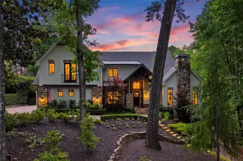 625 W Northway Ln, Sandy Springs, GA 30342