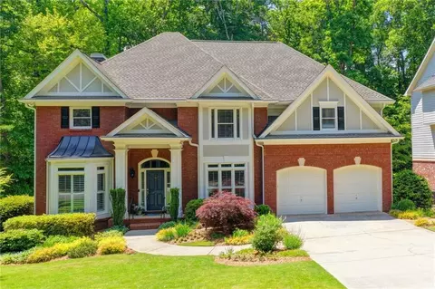 6032 Thunder Woods Trl, Sugar Hill, GA 30518