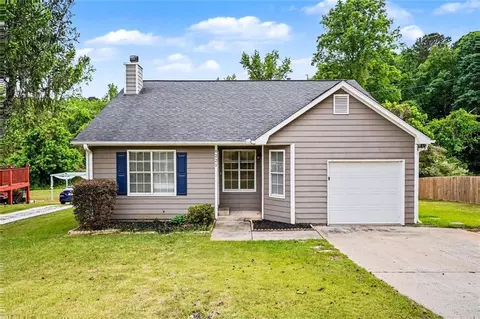 6221 Amberly Rd, Rex, GA 30273