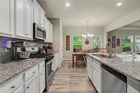 Kitchen - 9103 Golfview Ln, Covington, GA 30014 photo 3 of 3