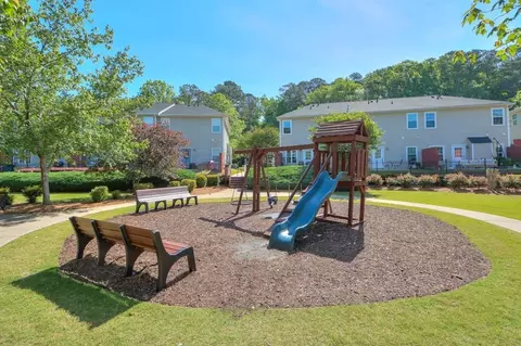 128 Creekwood Dr, Woodstock, GA 30188