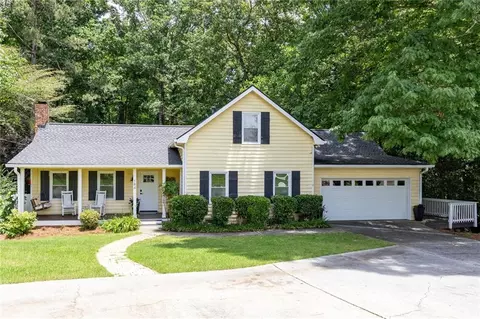 184 Lake Somerset Dr NW, Marietta, GA 30064