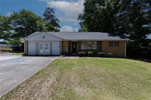 724 King Rd, Riverdale, GA 30274