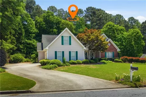 2211 Flowering Dr, Grayson, GA 30017