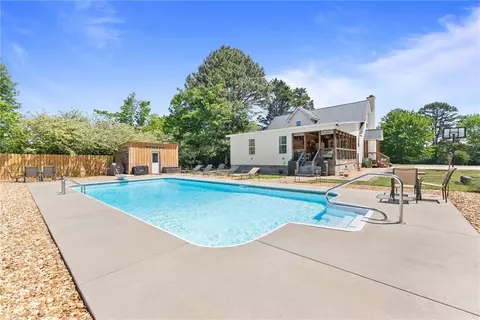 Exterior - 7501 Lula Rd, Lula, GA 30554 photo 7 of 12