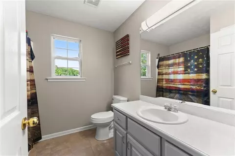 Bath - 7501 Lula Rd, Lula, GA 30554 photo 5 of 5