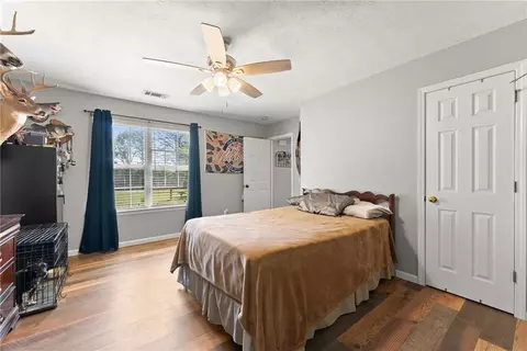 Bedroom - 7501 Lula Rd, Lula, GA 30554 photo 3 of 4