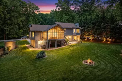 Exterior - 2974 Caldwell Cir, Suwanee, GA 30024 photo 8 of 10