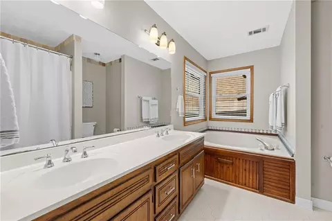 Bath - 2974 Caldwell Cir, Suwanee, GA 30024 photo 1 of 5
