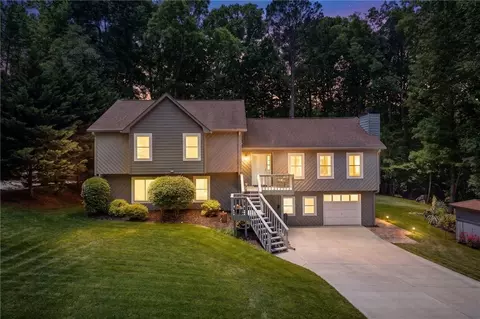 Exterior - 2974 Caldwell Cir, Suwanee, GA 30024 photo 2 of 10