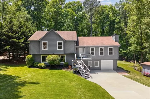 2974 Caldwell Cir, Suwanee, GA 30024