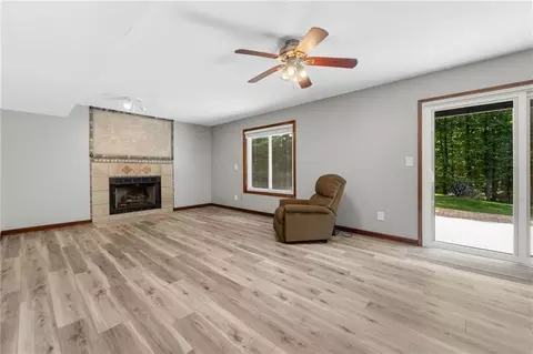 Living - 2974 Caldwell Cir, Suwanee, GA 30024 photo 3 of 6