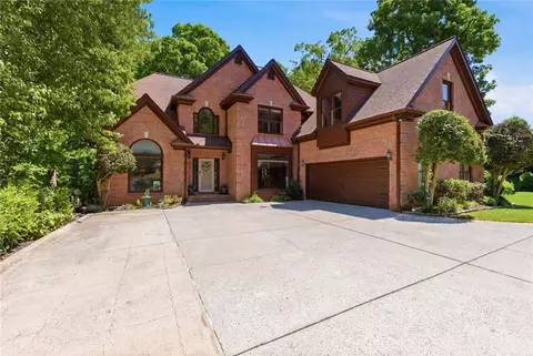 8575 Anchor On Lanier Ct, Gainesville, GA 30506