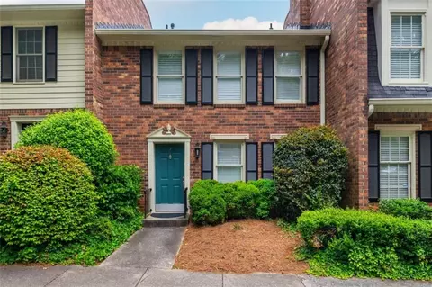 7 Queen Victoria Pl, Atlanta, GA 30342