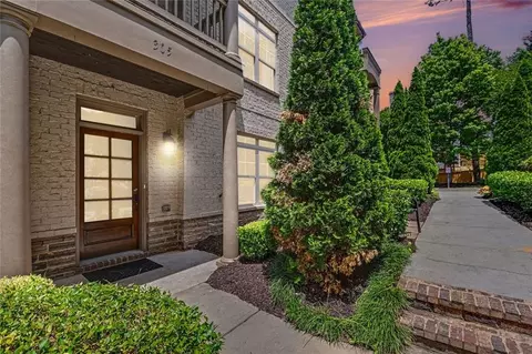 305 Garland Woods Ct, Smyrna, GA 30080