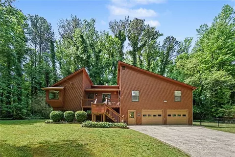 2192 Mohawk Trl, Acworth, GA 30102