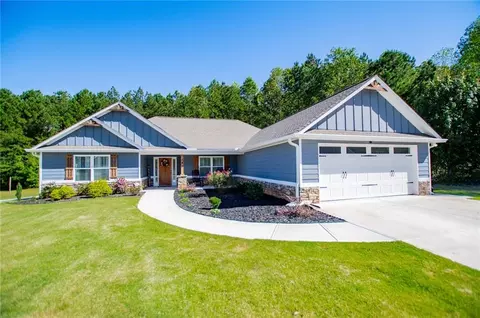 142 Lawrence Dr, Villa Rica, GA 30180