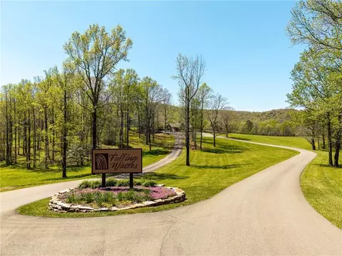 245 Smokerise Ct, Ellijay, GA 30536