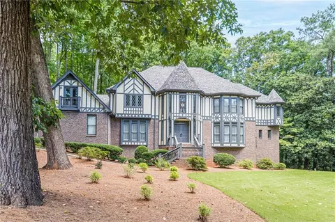 5460 Lichenhearth Ct, Stone Mountain, GA 30087