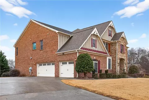1739 Nemours Dr, Kennesaw, GA 30152